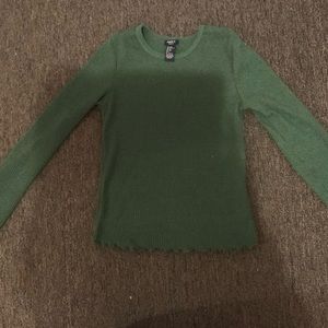 A Green Long sleeve top
